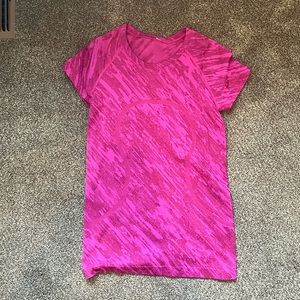 Women’s Lululemon Swiftly Tech Top - Size 8